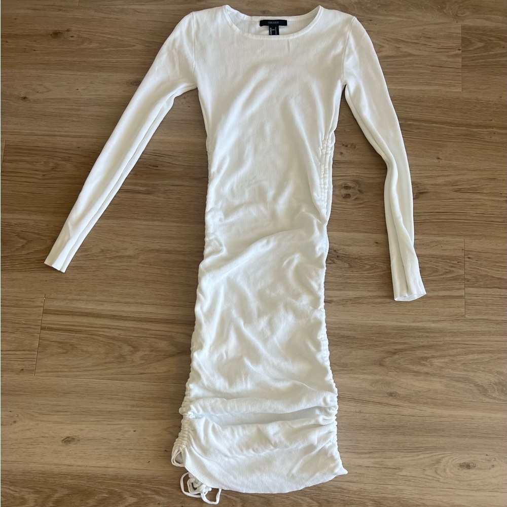 White maxi dress tight to the body from forever 21